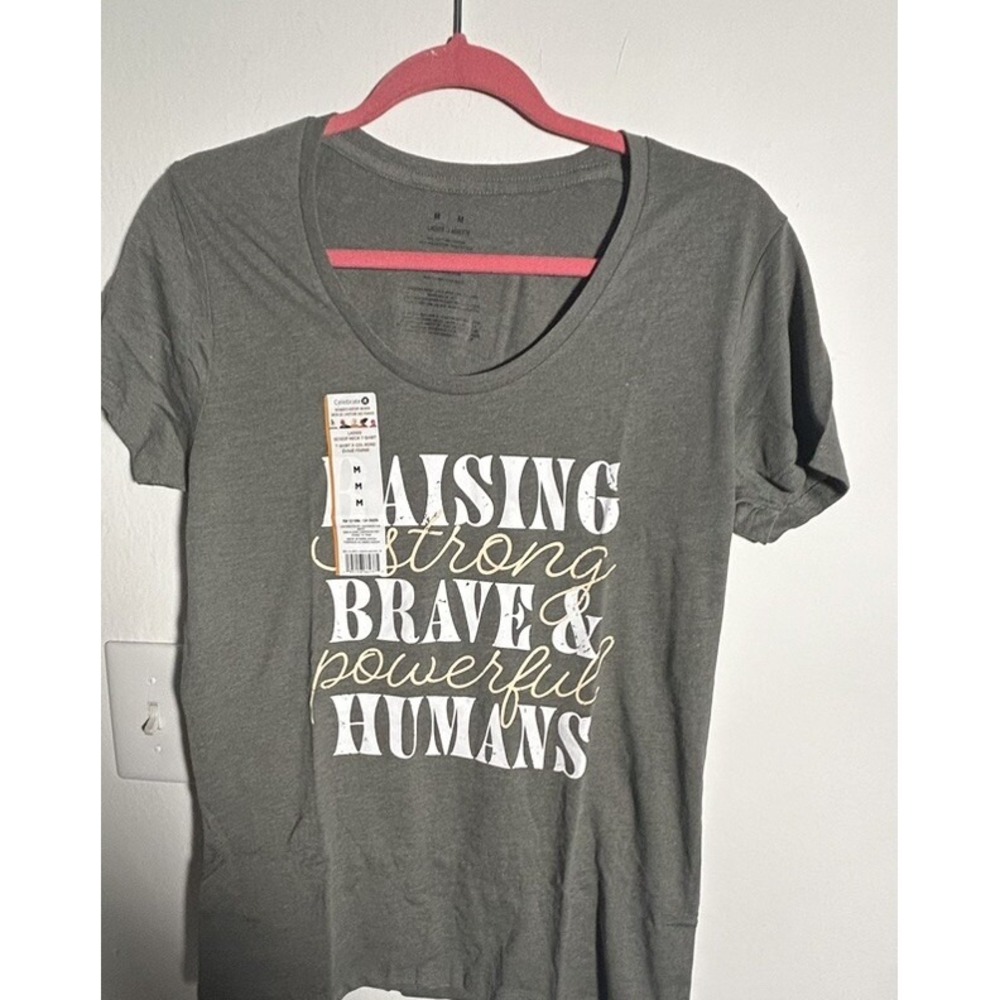 Ladies Raising Strong Brave and Powerful Humans T-Shirt In Gray Size 2XL (0418)